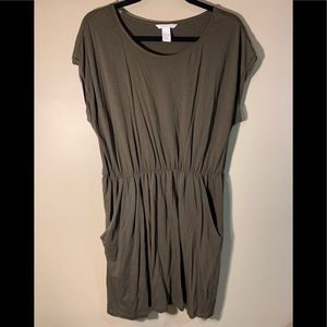 H&M size L short dress. Very comfortable.